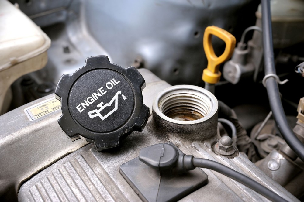 what happens when engine oil is low